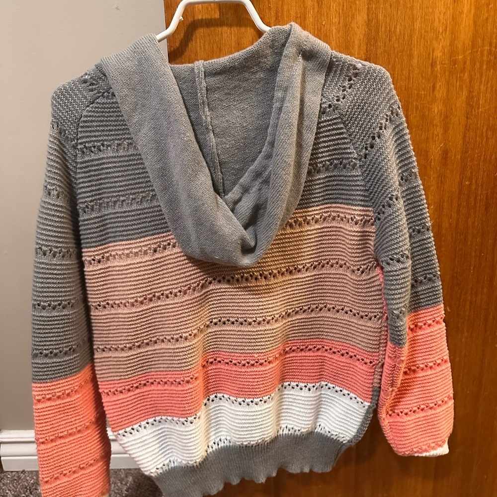 FREE WITH PURCHASE Striped Gray and Pink Women's crotchet sweater - Picture 2 of 3